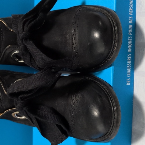 Black East End Templeton Fluevogs - Picture 5 of 6